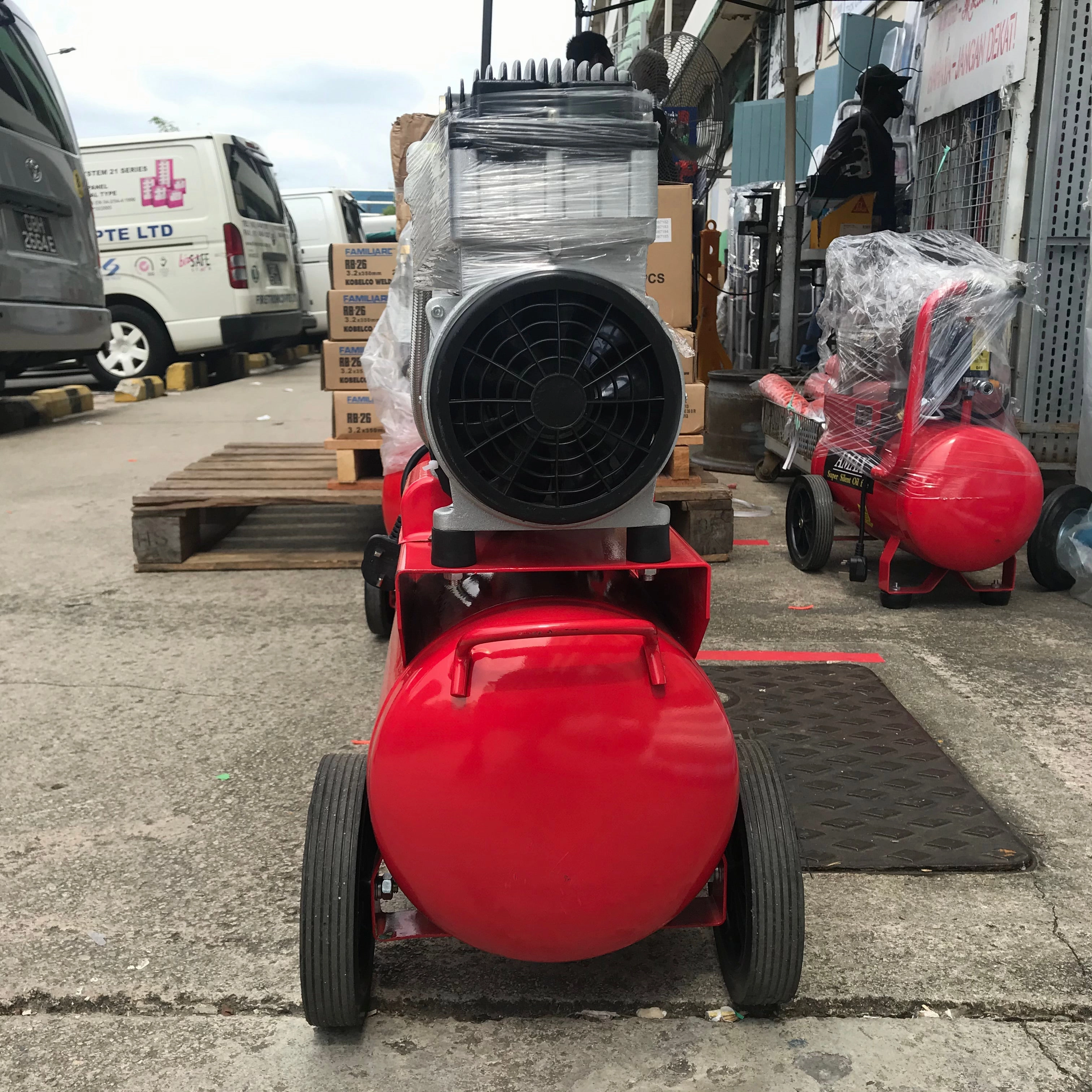 Amax Silent Air Compressor 2.5Hp 24L | Model : HDW-2002