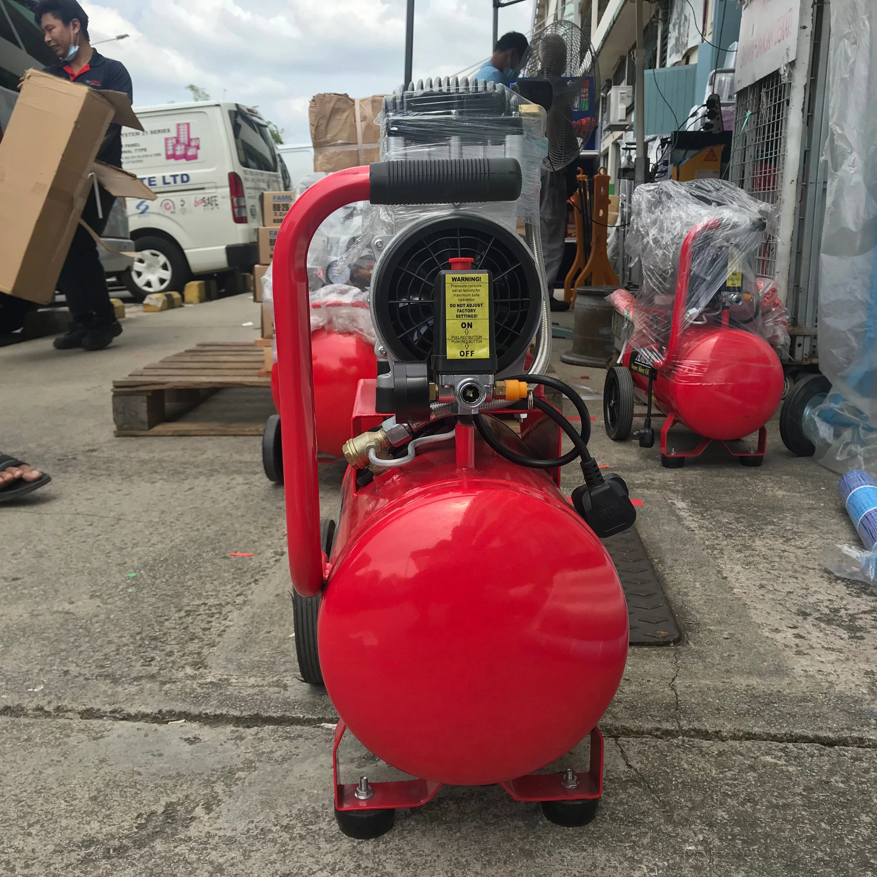 Amax Silent Air Compressor 2.5Hp 24L | Model : HDW-2002