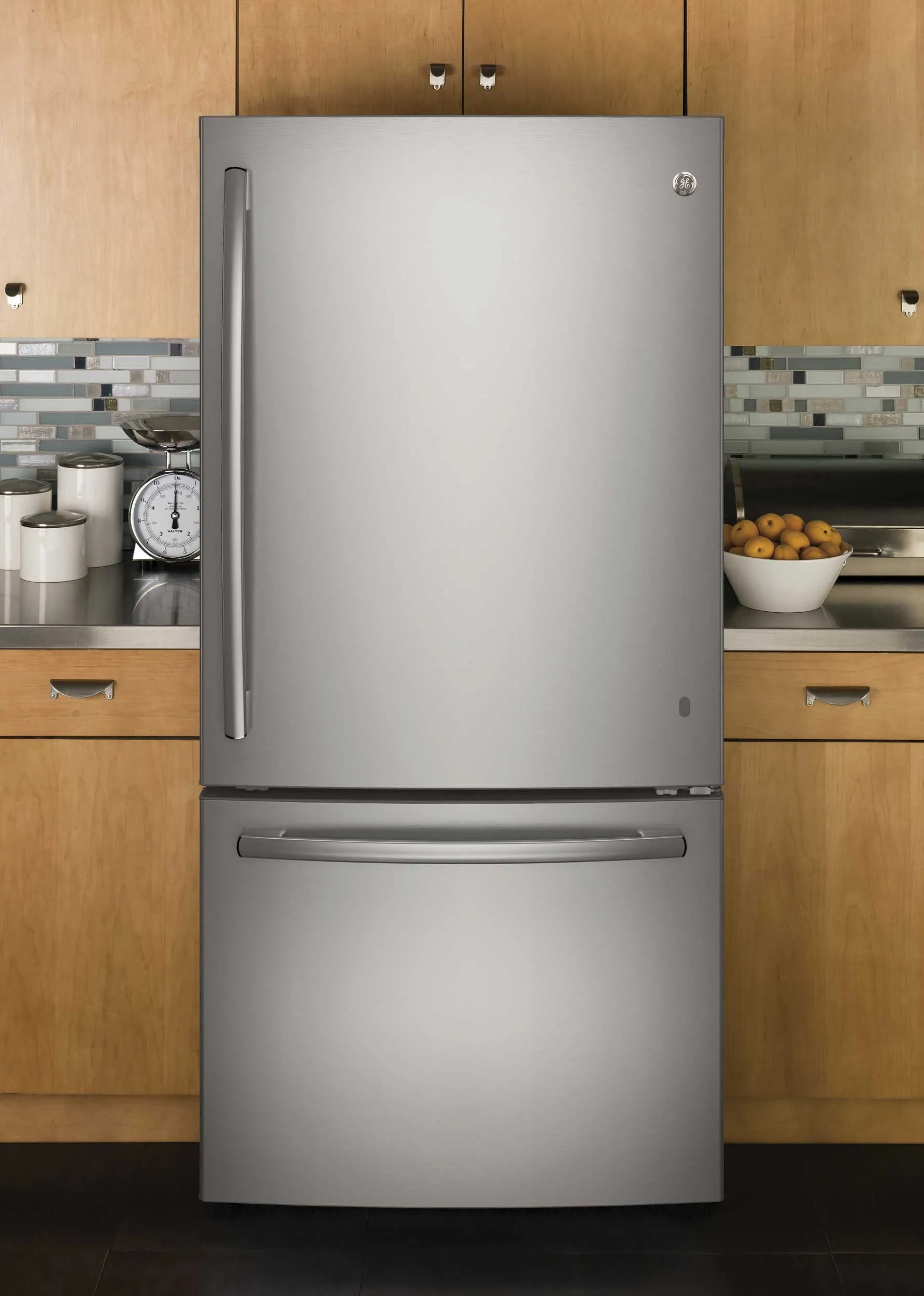 GE Fingerprint Resistant Stainless 30" Bottom-Mount Refrigerator (20.9 cu ft)- GDE21DYRKFS