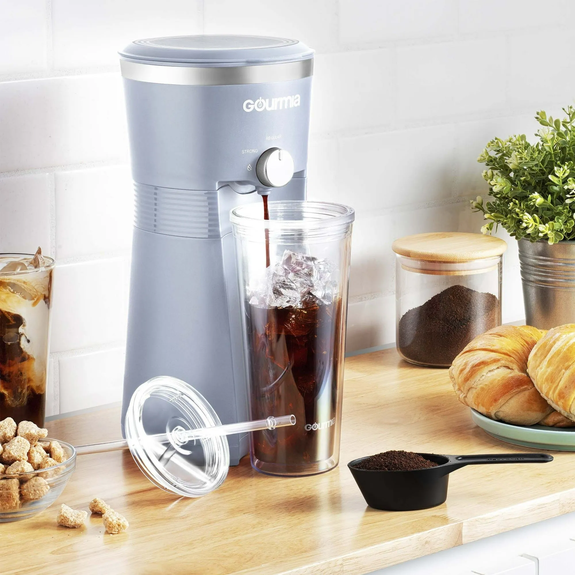 Gourmia GCM3210BLU Iced Coffee Maker with 25 fl oz. Reusable Tumbler, Blue