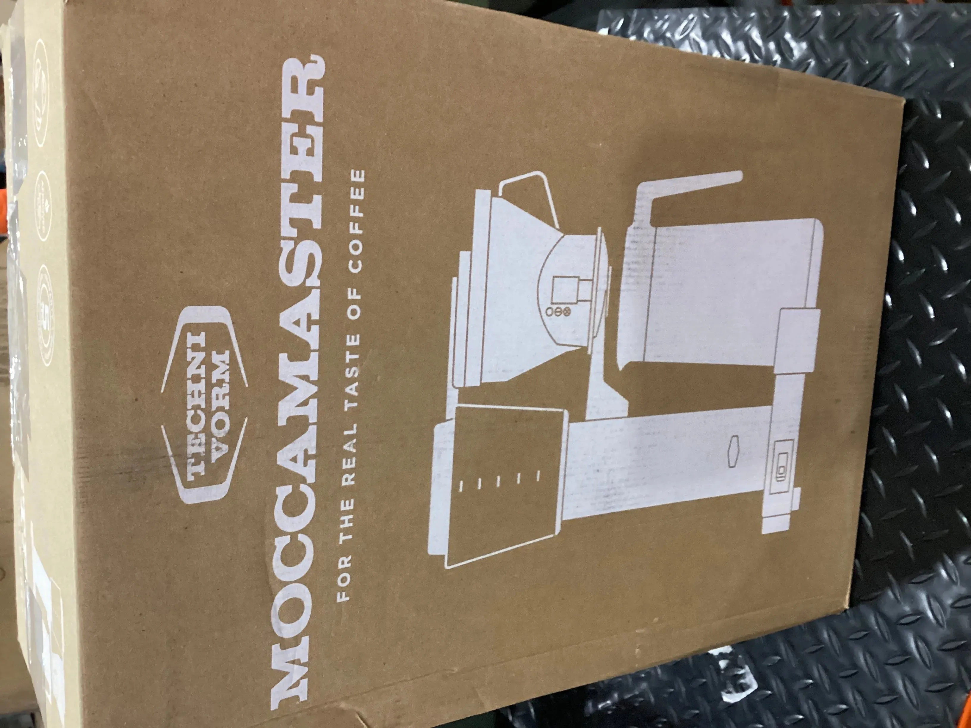 Moccamaster KBT Coffee Maker Polished Silver: 40 oz Capacity