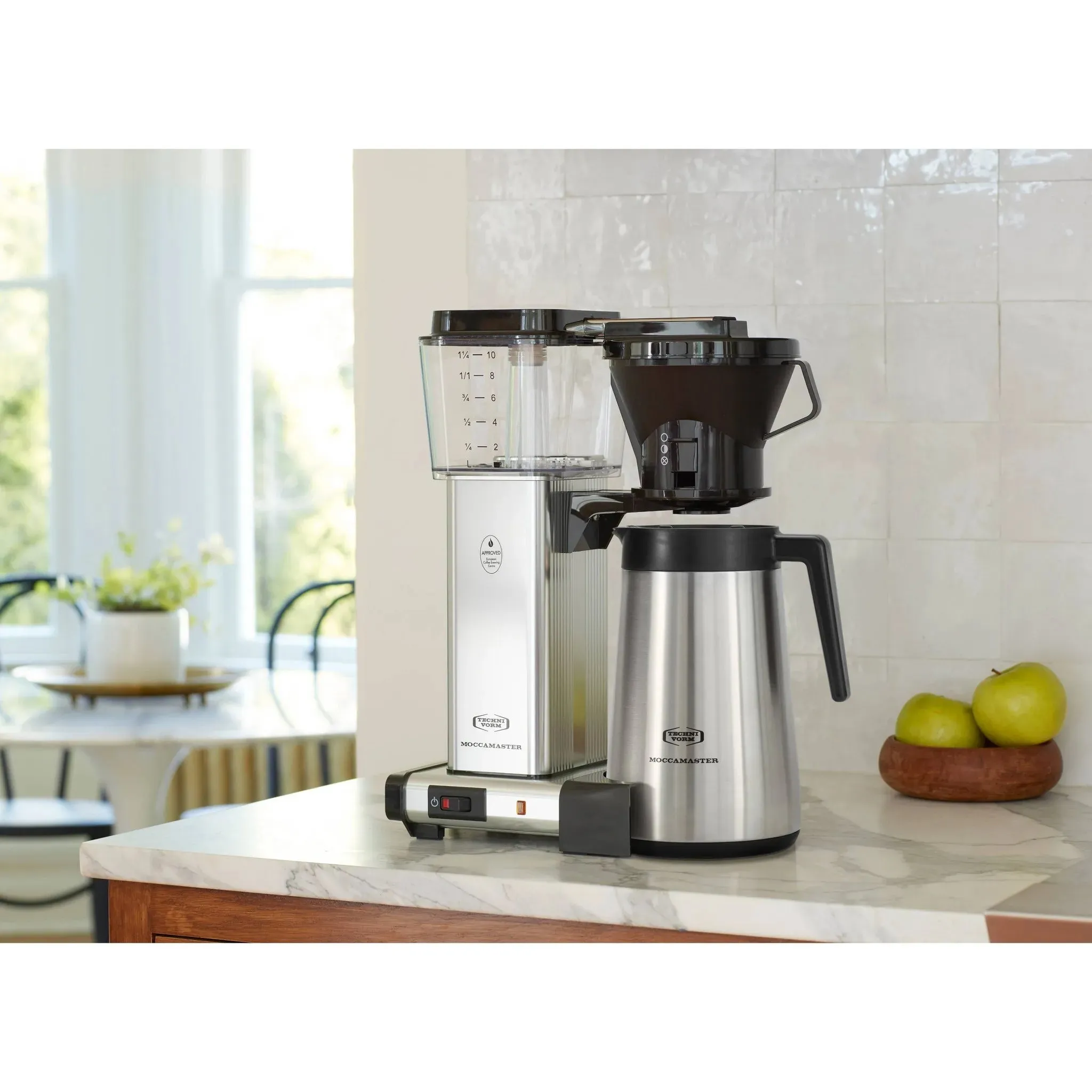 Moccamaster KBT Coffee Maker Polished Silver: 40 oz Capacity