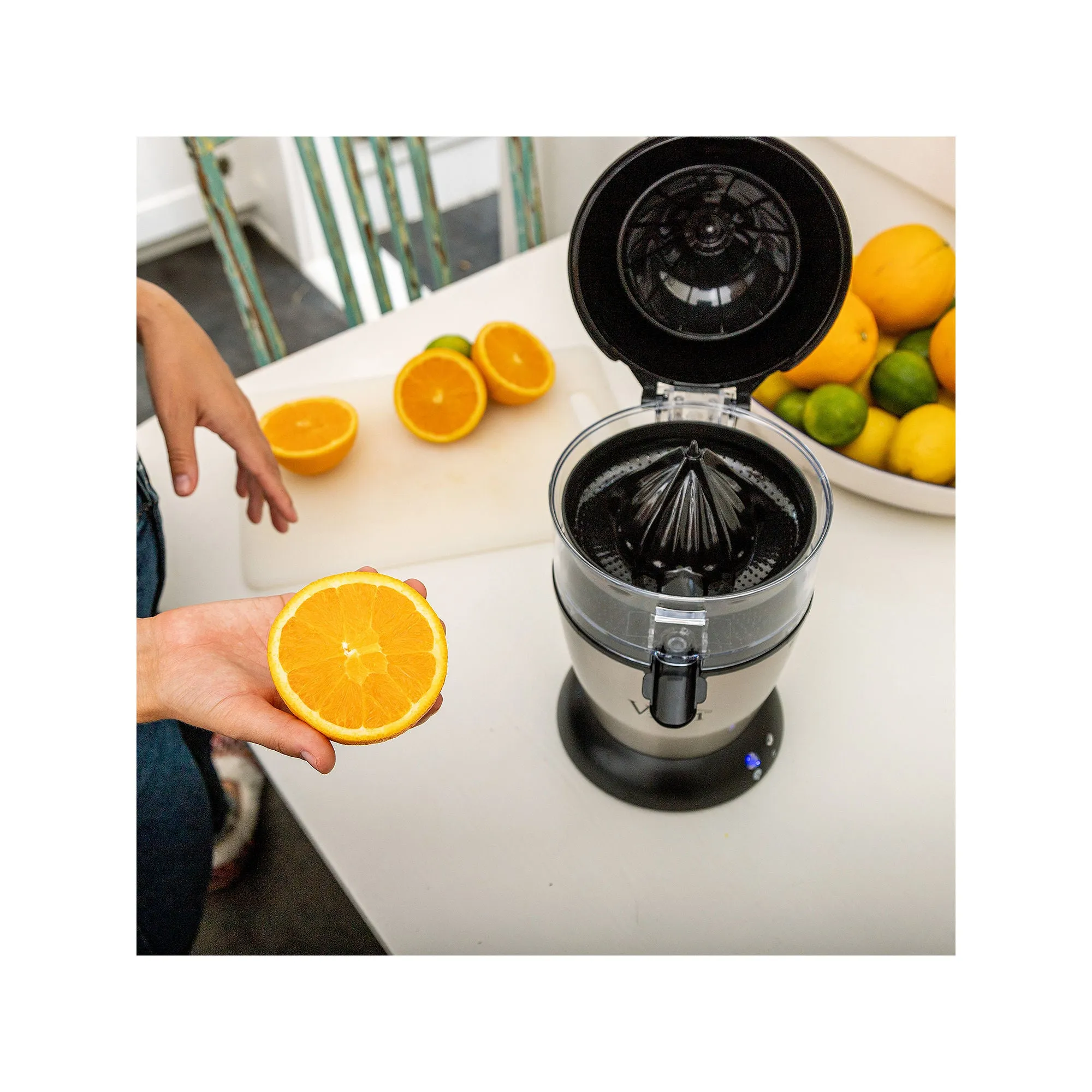 Vinci E19010 Hands Free Electric Citrus Juicer, Stainless Steel | 1-Button Easy Press Easy to Clean