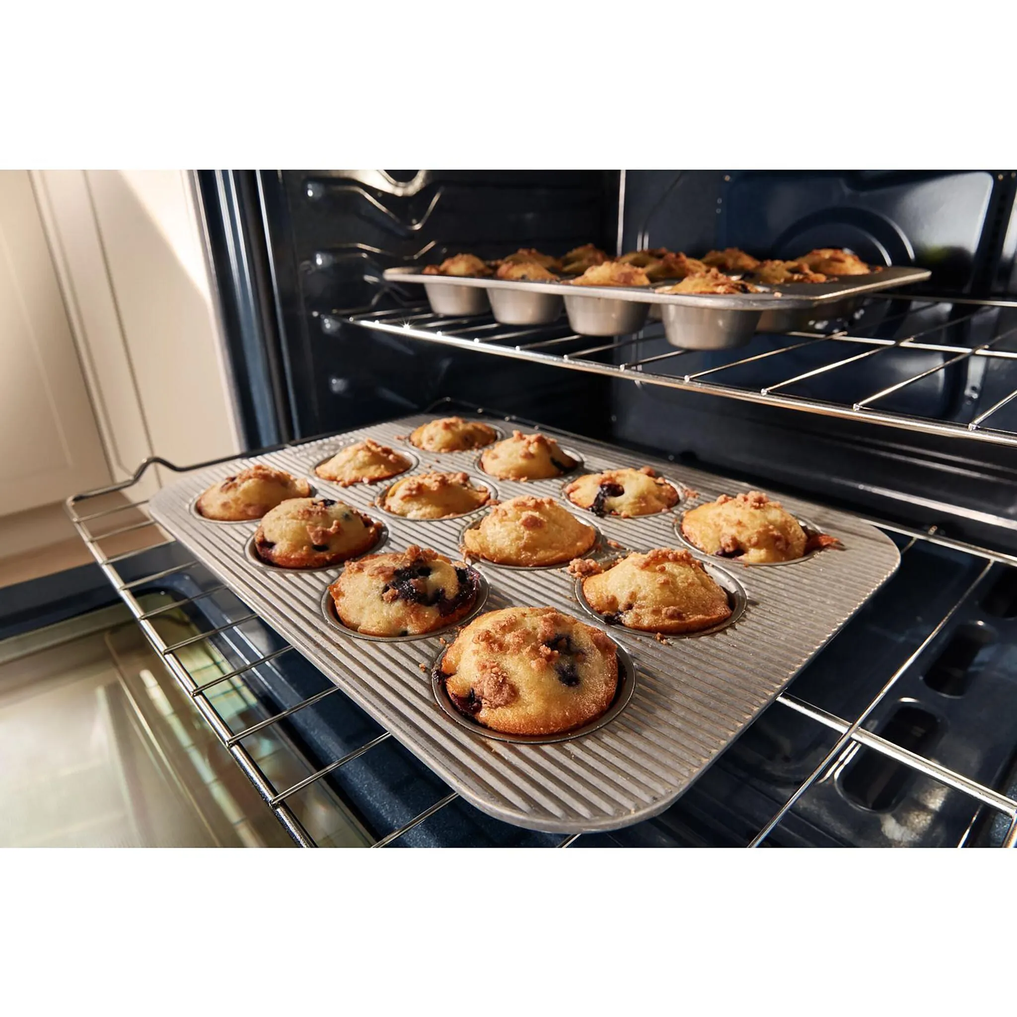 Whirlpool Fingerprint Resistant Stainless Steel Gas Freestanding Range (5 Cu.Ft.) - WFGS5030RZ